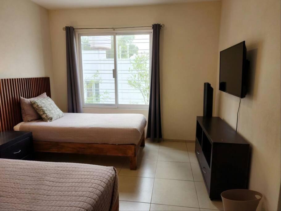 Casa Para Grupos Grandes Por El Iteso グアダラハラ エクステリア 写真