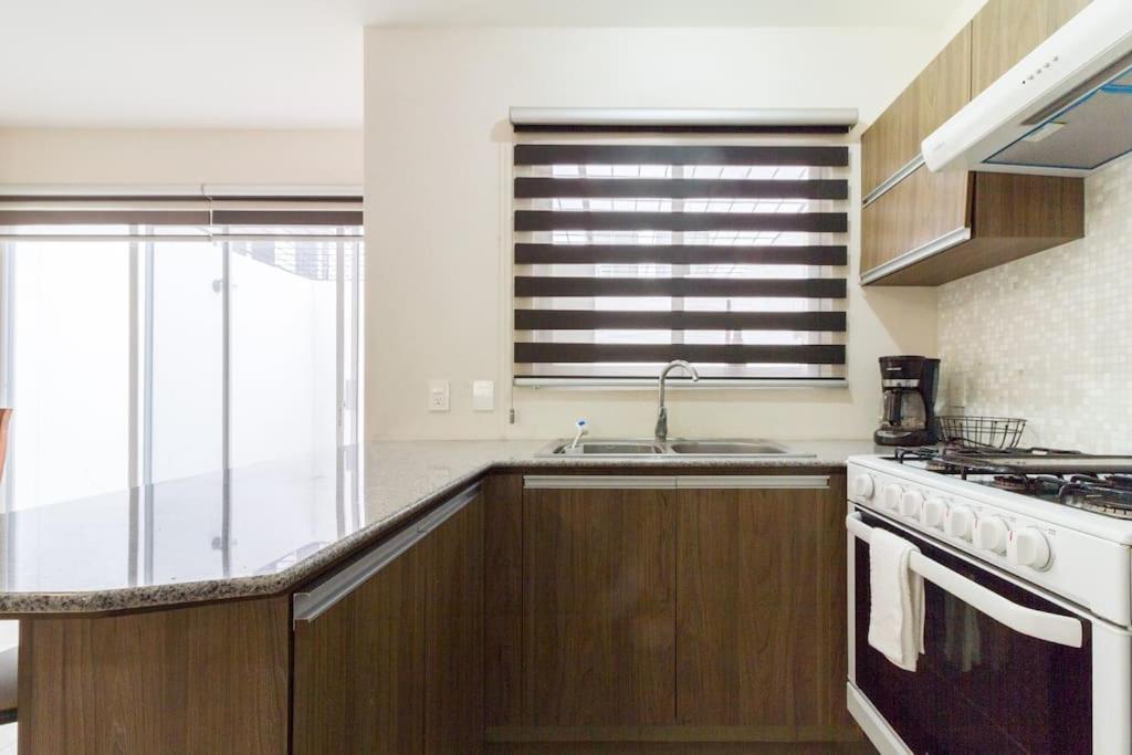 Casa Para Grupos Grandes Por El Iteso グアダラハラ エクステリア 写真