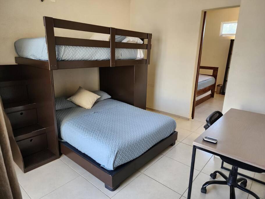 Casa Para Grupos Grandes Por El Iteso グアダラハラ エクステリア 写真